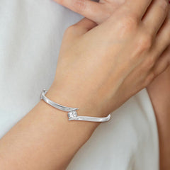 14k White Gold Complete 3/4 carat Emerald-cut AAA Diamond Hinged Oval Bangle Bracelet