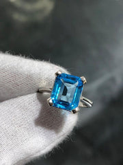 LIV 14k White Gold & Blue Topaz Emerald Cut Solitaire Design Band Ring Size 6