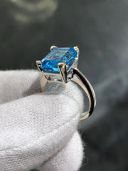 LIV 14k White Gold & Blue Topaz Emerald Cut Solitaire Design Band Ring Size 6