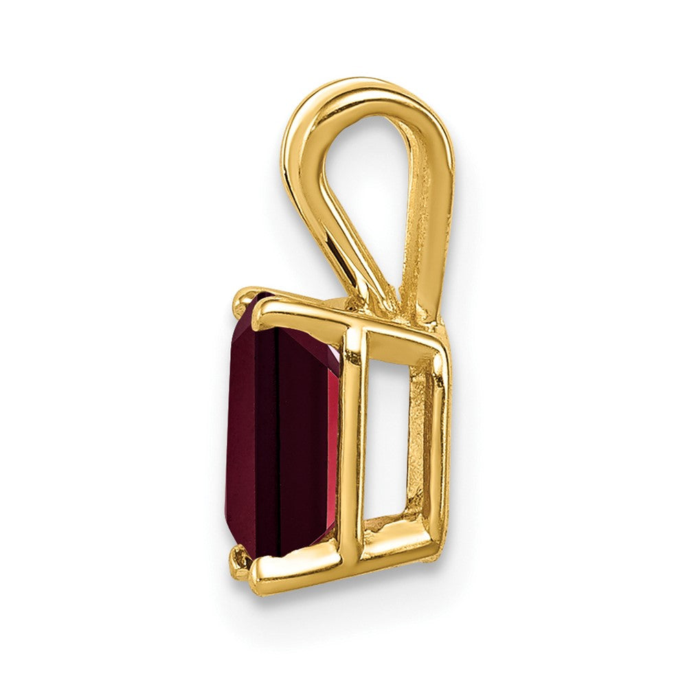 14k 7x5mm Emerald Cut Garnet pendant