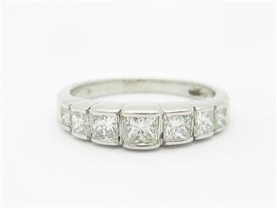 LIV 14k White Gold Princess Cut Diamonds Graduated Design Wedding Band Ring