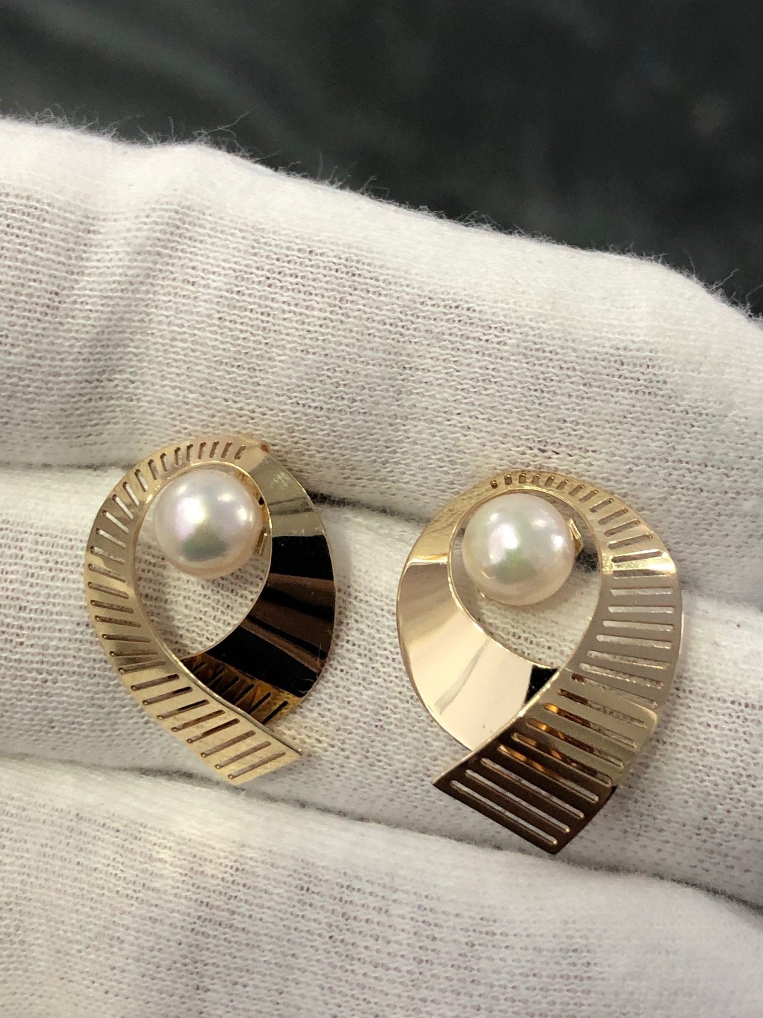 LIV 14k Yellow Gold Natural Pearl Tear Drop Halo Design Stud Earrings 3.3 Grams Gift