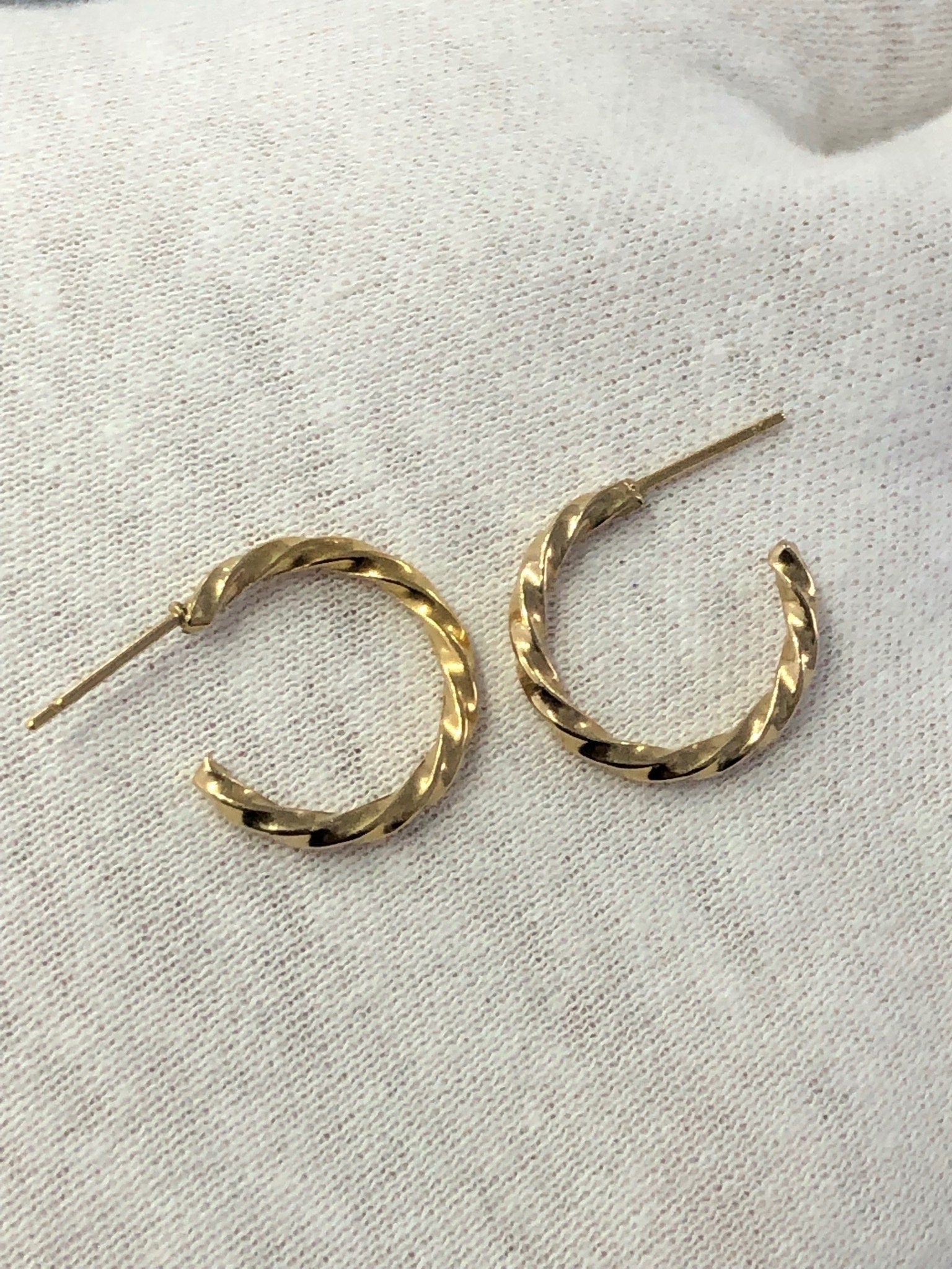 LIV 14k Yellow Gold Rope Design Hand Made Twist Hoop Stud Earrings 1.4 Grams w/Backs