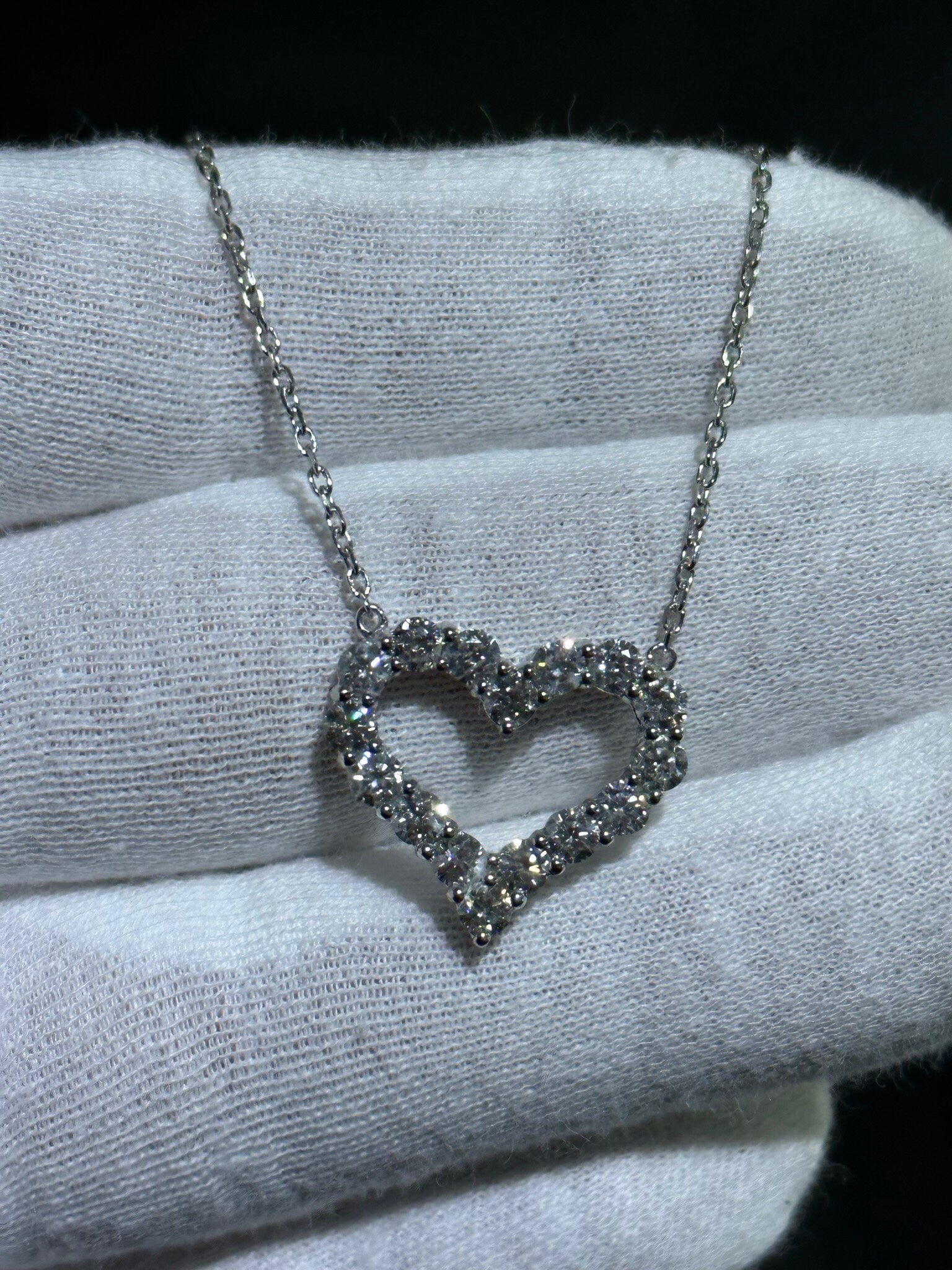 LIV 14KT Solid White Gold Natural White Diamonds Open Heart Halo  Pendant Necklace Gift