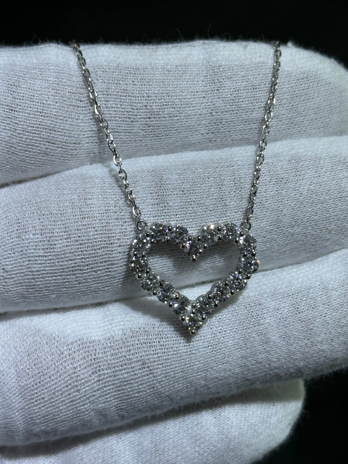 LIV 14KT Solid White Gold Natural White Diamonds Open Heart Halo  Pendant Necklace Gift