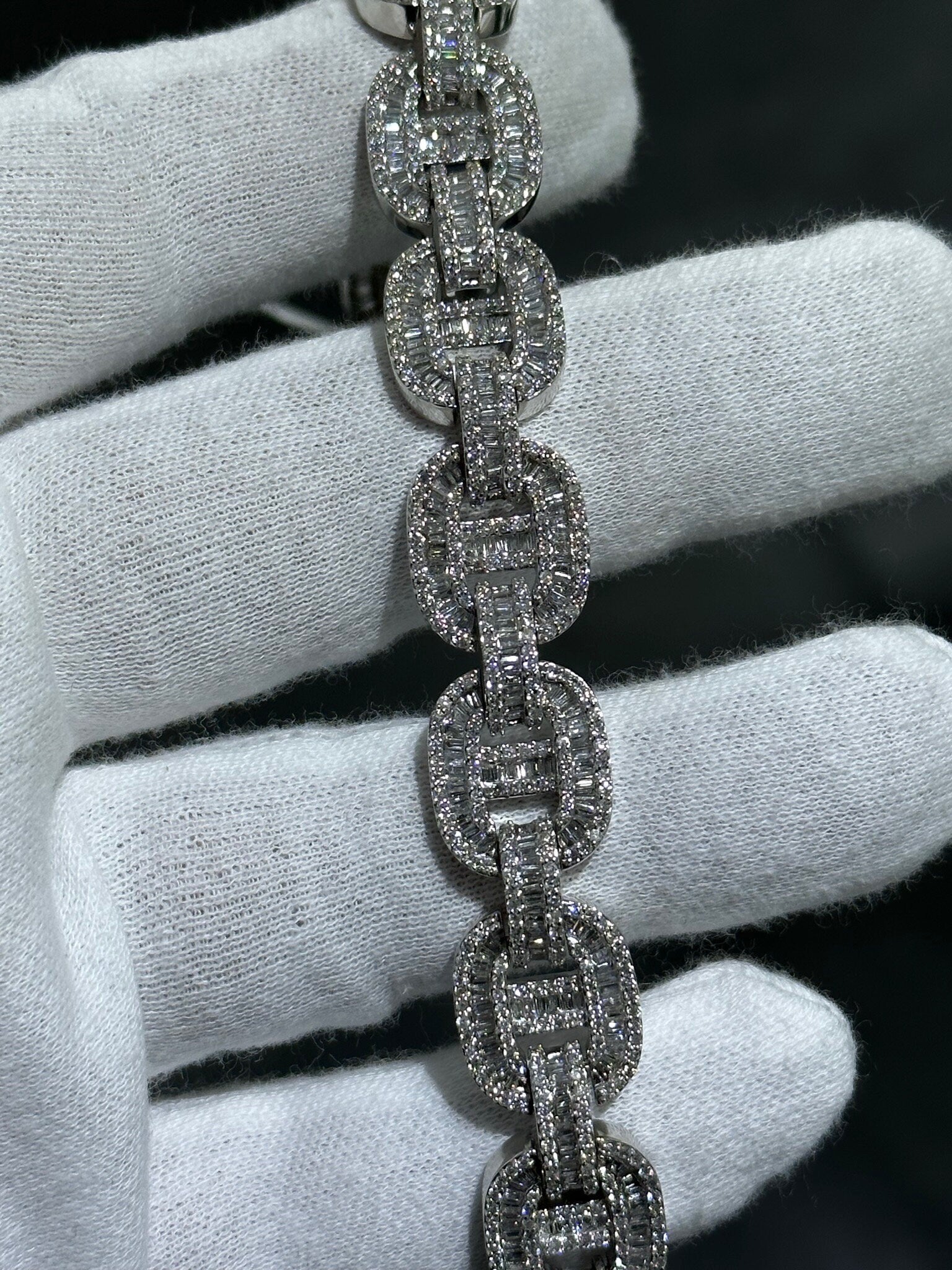 LIV 10k White Gold & Diamonds 8.50ct G-VS1 Gucci Link Design Hand Made Baguette Stackable Chunky Tennis Bracelet 8" L