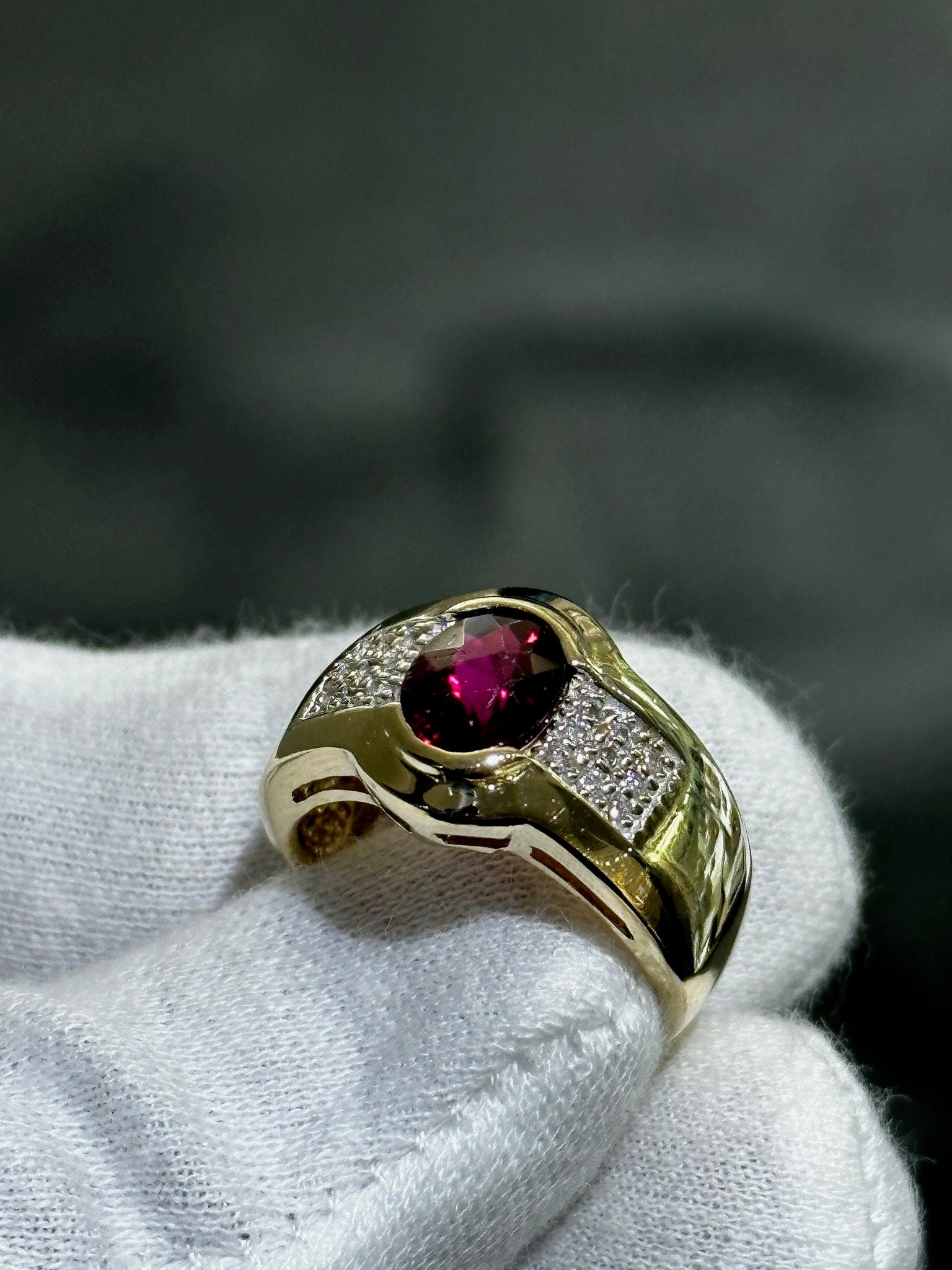 LIV 14k Yellow Gold & Natural Diamonds Vintage Halo Oval Red Ruby Design Men's Ring