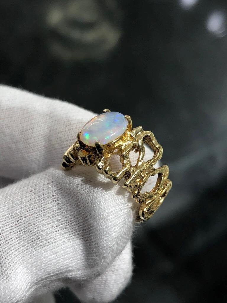 LIV 14k Yellow Gold Oval Cut White Opal Vintage Halo Band Ring Size 5.5 Gift