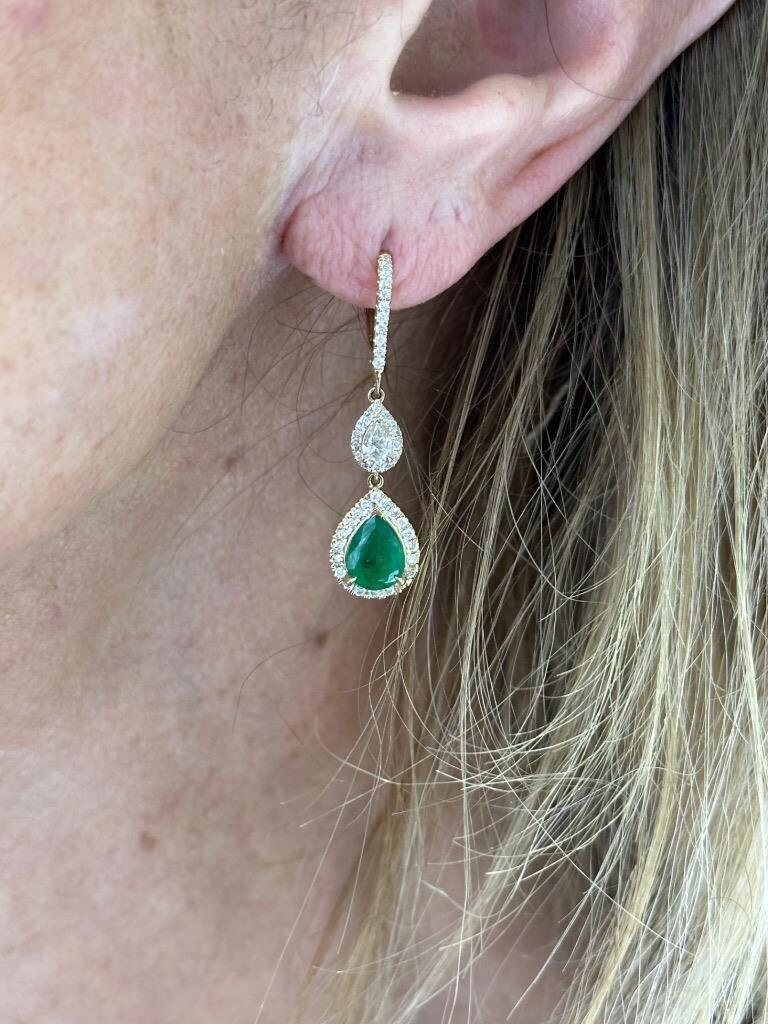 LIV 14k Yellow Gold Natural VS1 Diamonds & Green Emerald Chandelier Dangle Earrings