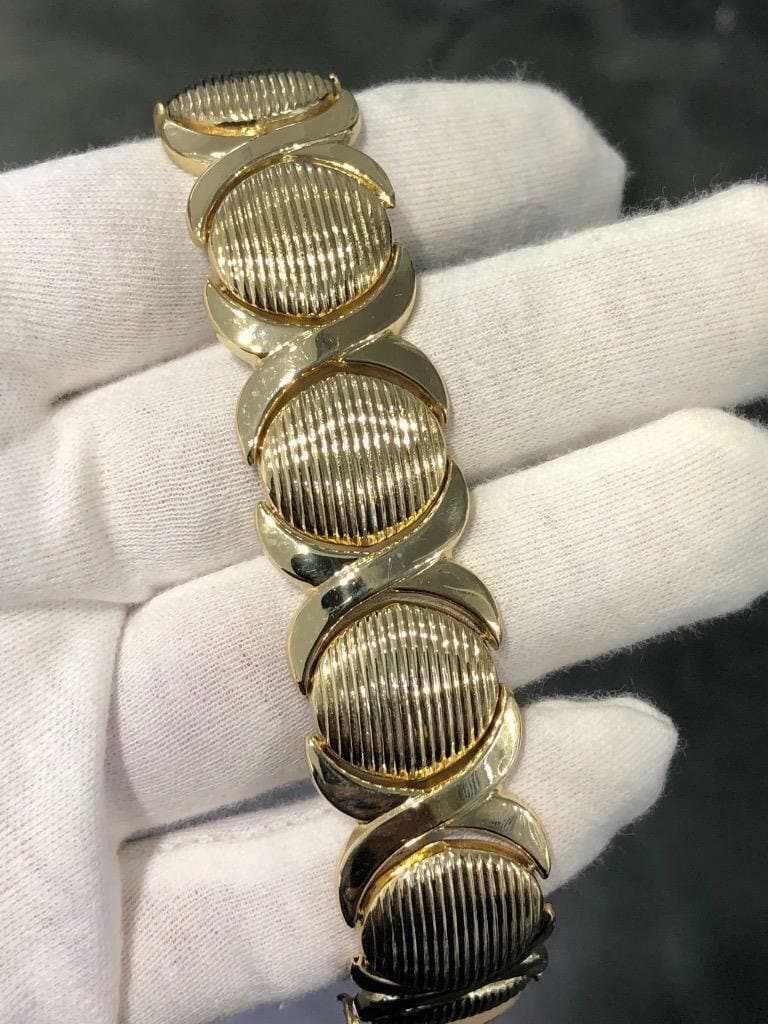 LIV 14k Yellow Gold Hand Made Hugs & Kiss Design Italian Bracelet 33.6 Gr 21mm W 7"L