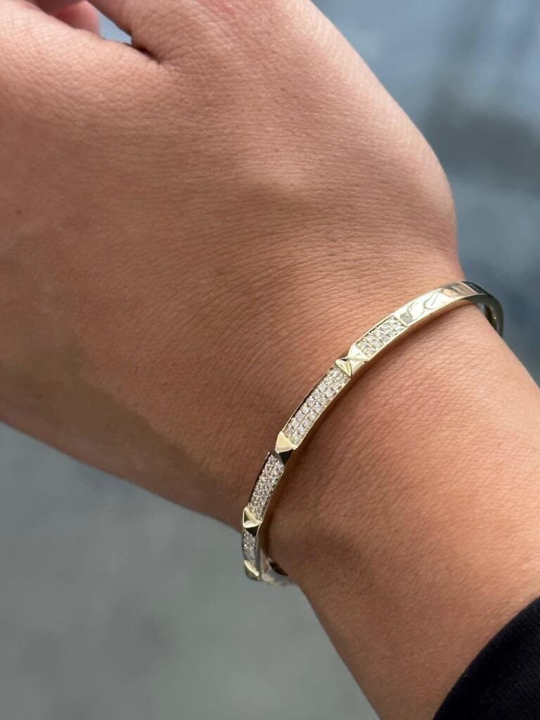LIV 14k Yellow Gold Natural White Diamonds Spike Design Pave Set Bangle Bracelet 7"