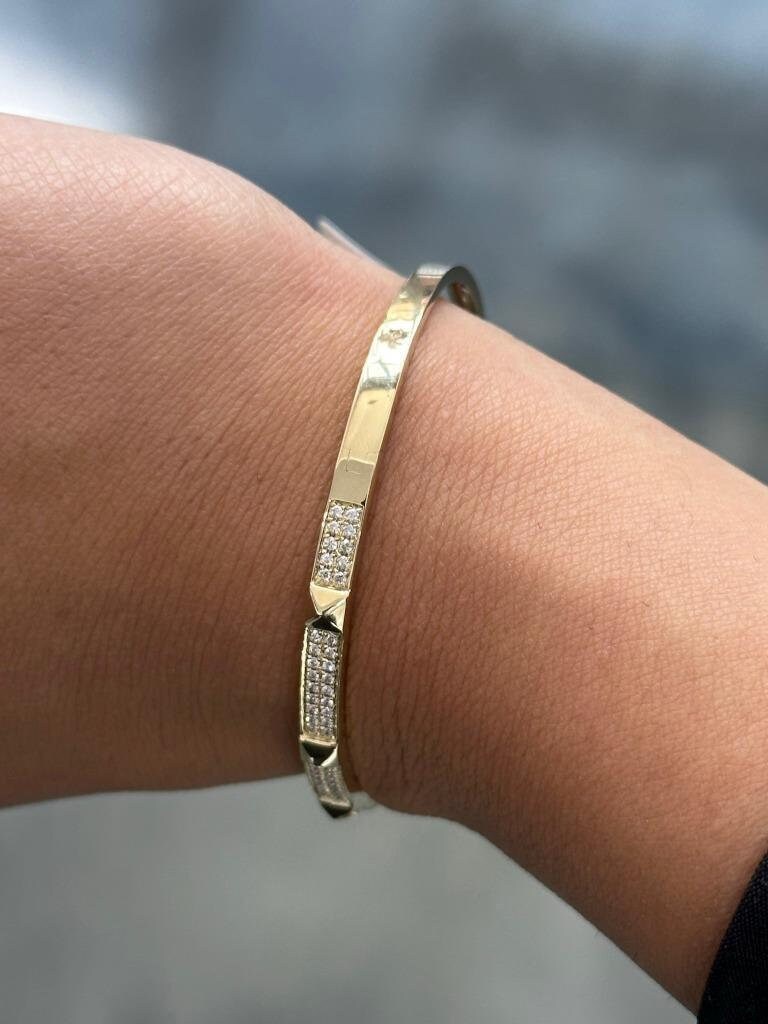 LIV 14k Yellow Gold Natural White Diamonds Spike Design Pave Set Bangle Bracelet 7"