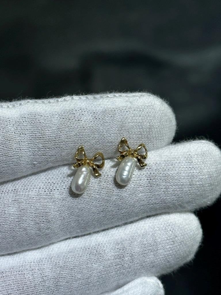 LIV 14k Yellow Gold Vintage Pearl Bow Design Hand Made Stud Earrings 1.2 Grams Gift