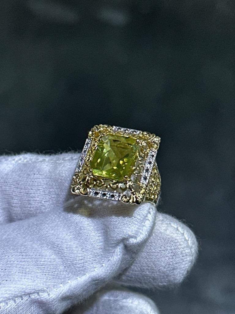 LIV 14k Yellow Gold Diamond Vintage Cocktail Design Peridot Halo Ring Size 7 Gift